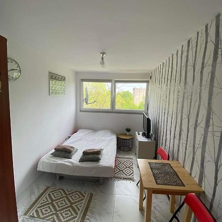 Night Host Robotnicza Apartment Wroclaw Exterior photo